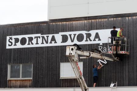 NAPIS ŠPORTNA DVORANA RAKEK 01 FOTO LJUBO VUKELIČ